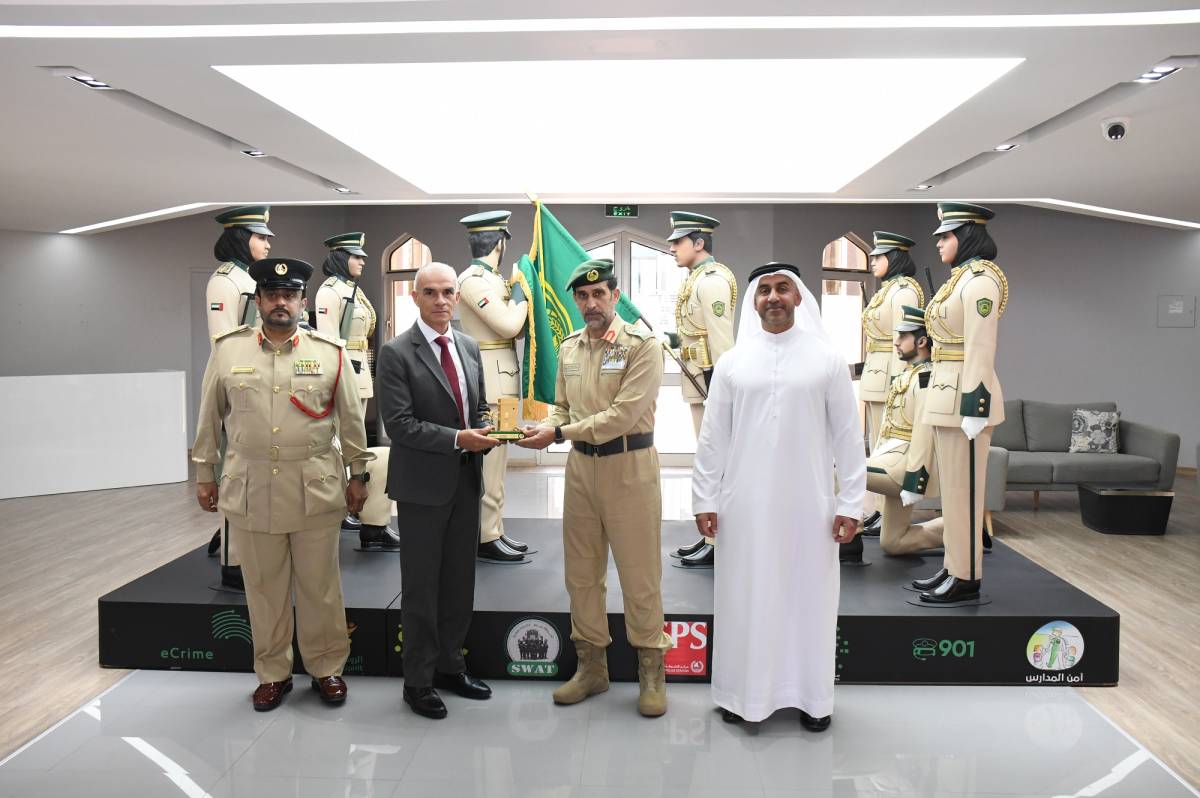 Dubai Police Chief meets international ministers, security officials