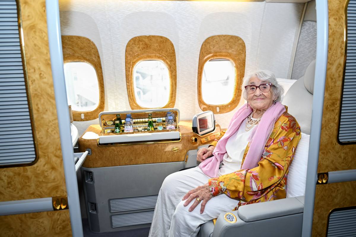 Emirates celebrates 101-year-old traveler on board