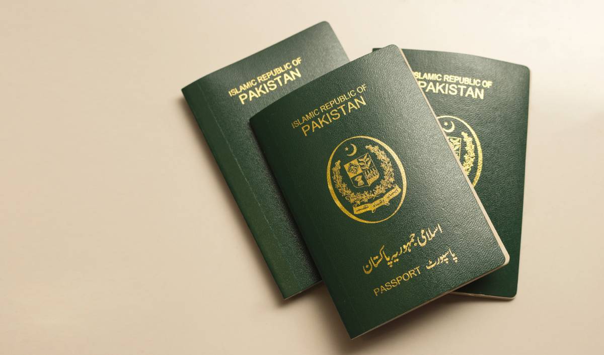 Pakistan: Reversal of passport issuance policy for asylum seekers 