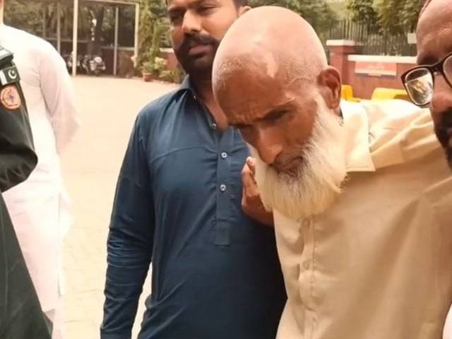 Find out about a beggar with multiple Saudi visas and Rs. 500,000 cash