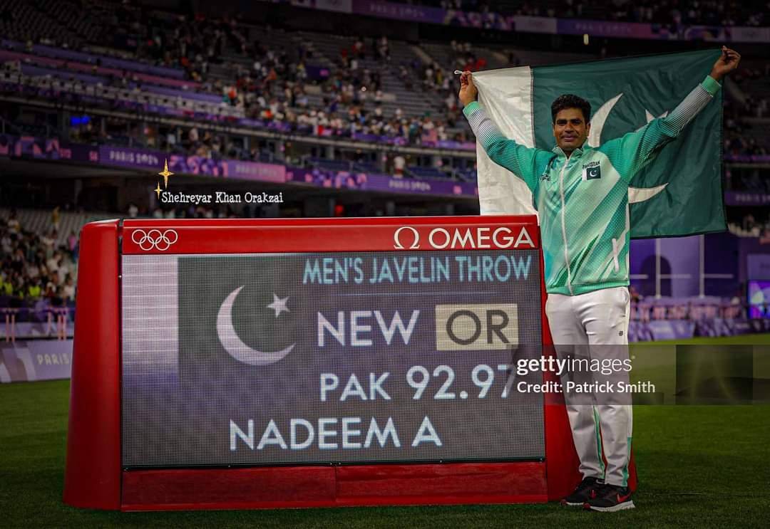 Who is Arshad Nadeem, Pakistan's first gold medalist in javelin throw? 