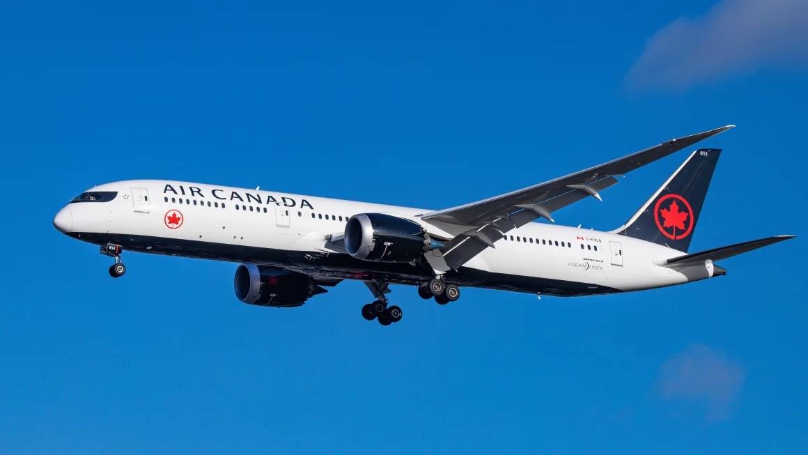 Air Canada pilots threaten to go on strike